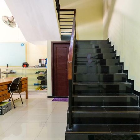 Hotel Reddoorz Syariah @ Ketintang Surabaja Exteriér fotografie