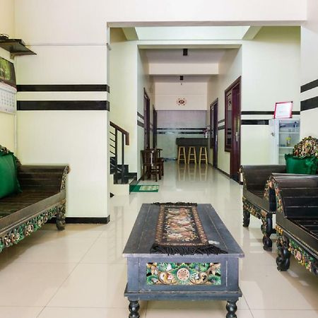 Hotel Reddoorz Syariah @ Ketintang Surabaja Exteriér fotografie