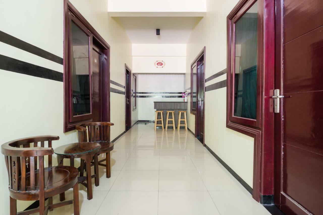 Hotel Reddoorz Syariah @ Ketintang Surabaja Exteriér fotografie