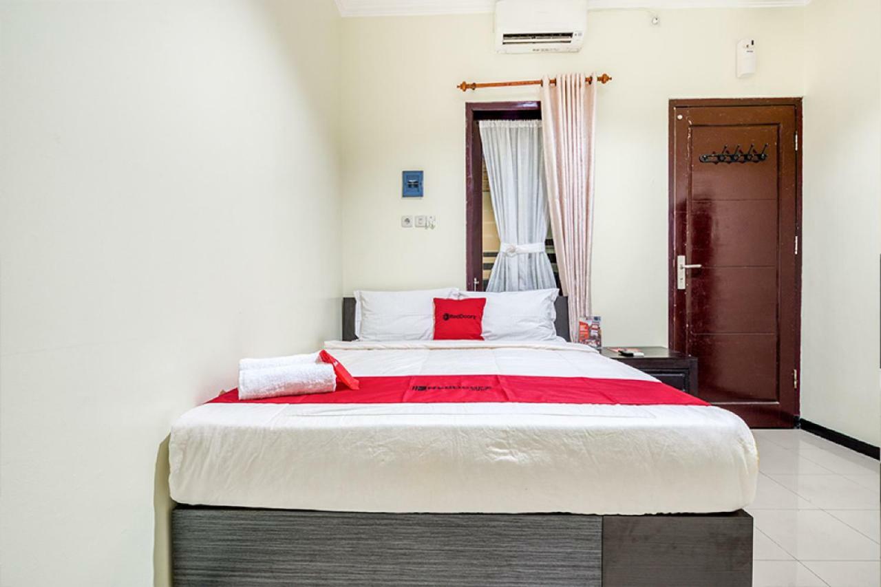 Hotel Reddoorz Syariah @ Ketintang Surabaja Exteriér fotografie